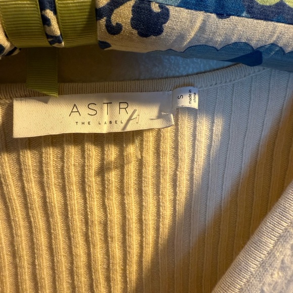 ASTR the Label | Dita Cardigan in cream Ribbed Knit Top - Picture 4 of 7